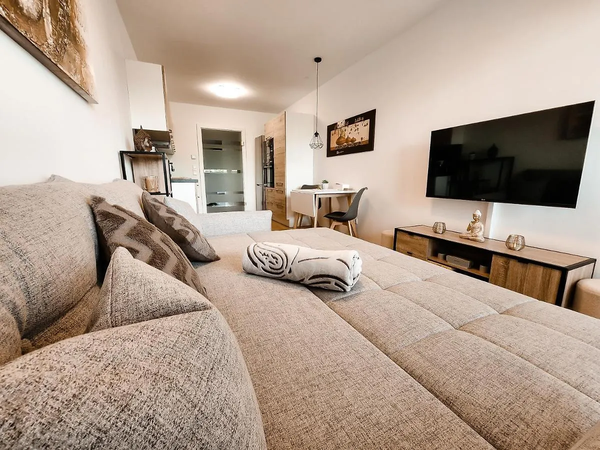 Vienna Green - Modern New Apartment, Old Danube Apartment