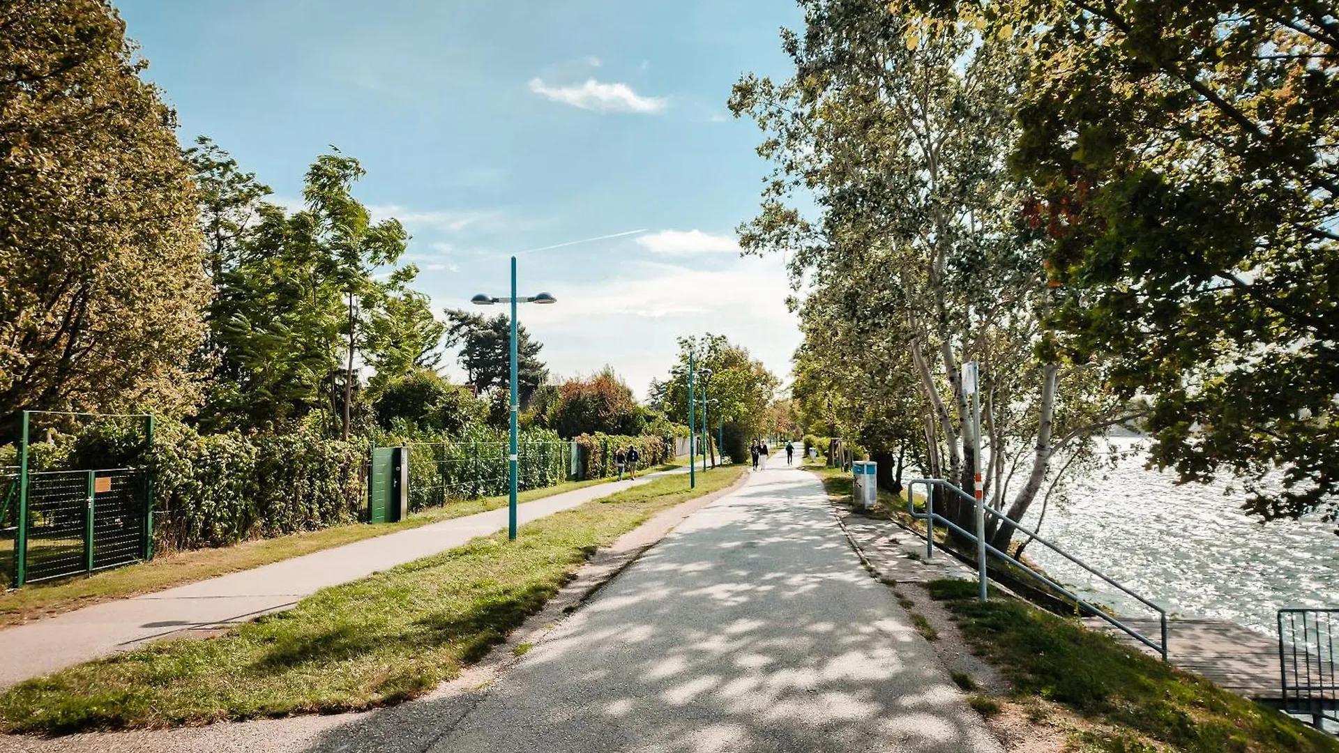 Vienna Green - Modern New Apartment, Old Danube Austria